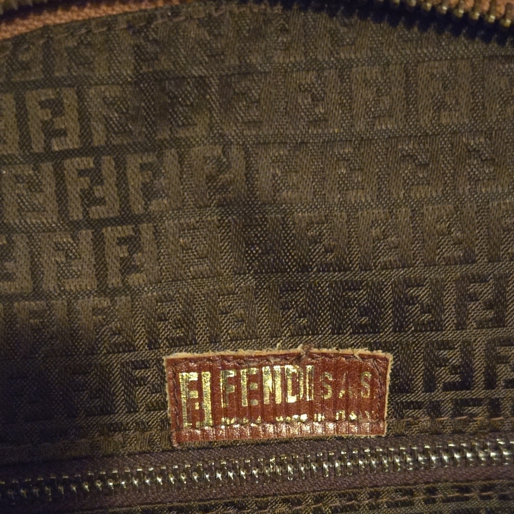 Vintage FENDI Shoulder Bag Of Epi Leather - Picture 2 of 8